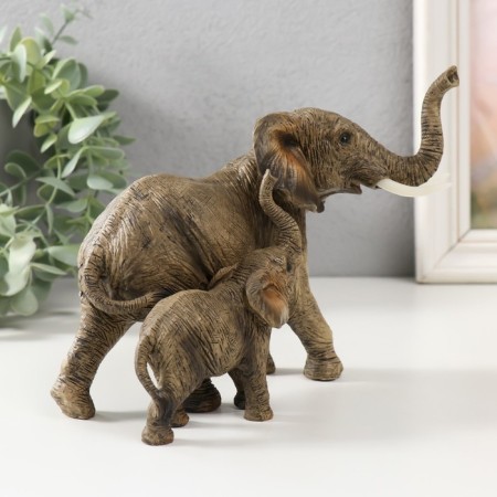 Polystone souvenir "Elephant with an elephant on a walk" 17x10x13.7 cm-1