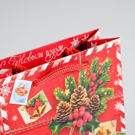Laminated vertical “Gift from Santa Claus”, 12 x 15 x 5.5 cm, New Year-2