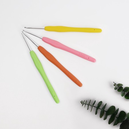 A set of hooks for knitting, D = 2-3.5 mm, 14 cm, 4 pcs, colorful color-2