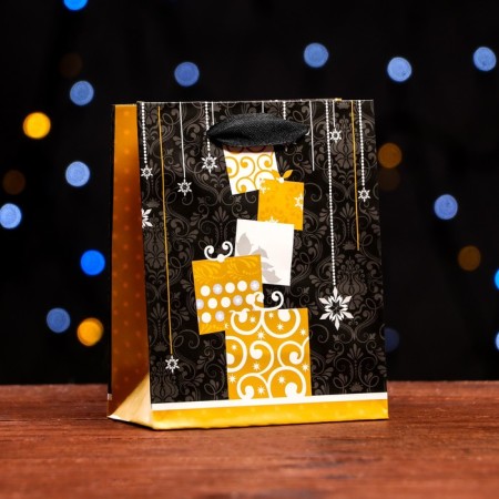 Laminated “Winter Gifts” package 11.5 x 14.5 x 6 cm