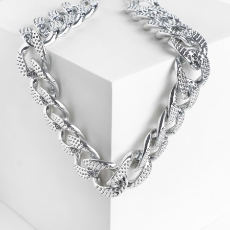 The necklace "Ground chain" is interspersed, the color is silver, 50 cm