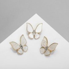 Brooch 