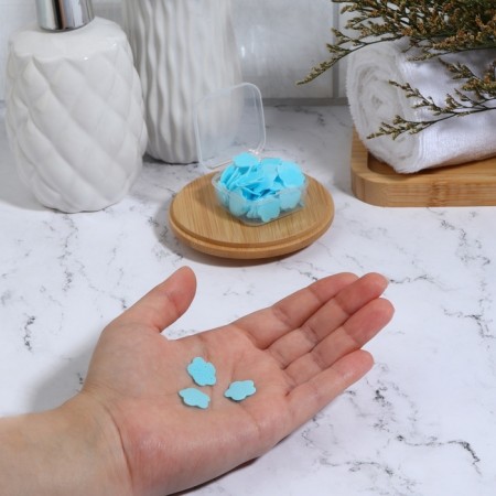 Leaf soap in the layer of a case 4.5*4.5*2cm (milk) Blue bag from-5
