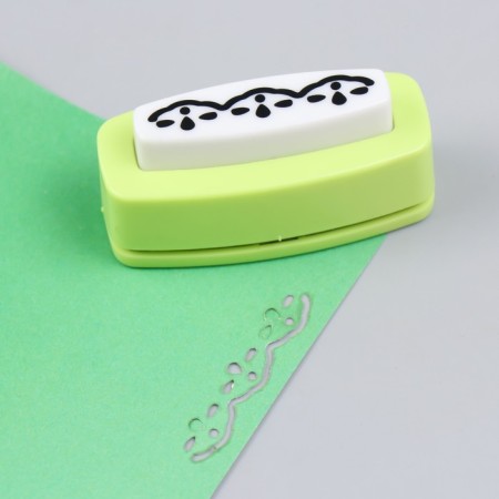 Figure hole punch of the Territory "Needlework" Pattern No. 017 JF-829 6.8x3.0x3.2 cm