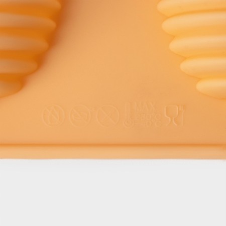 The form for baking shares “insects. Hive ”, silicone, 28 × 17 cm, 8 cells (4.5 × 5.5 × 3 cm), color mix-5