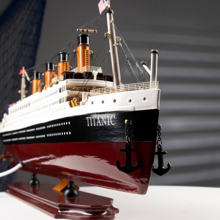 Sugrian ship "Titanic" 60*23*7cm-2