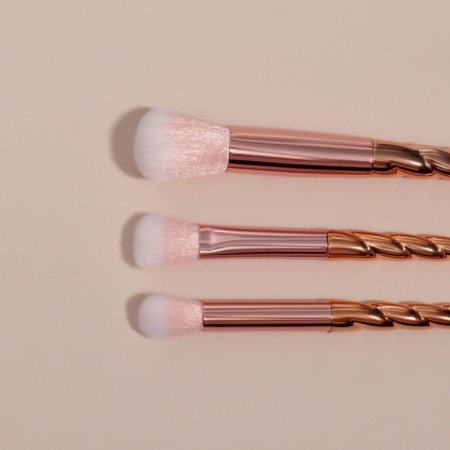 A set of makeup brushes "Gloss", 3 objects, golden color-5