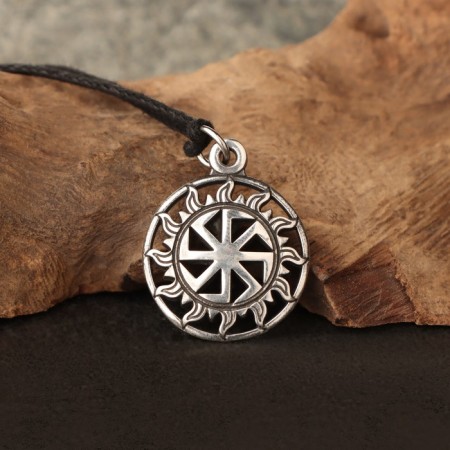 Kolovrat amulet, Pueter metal, art casting