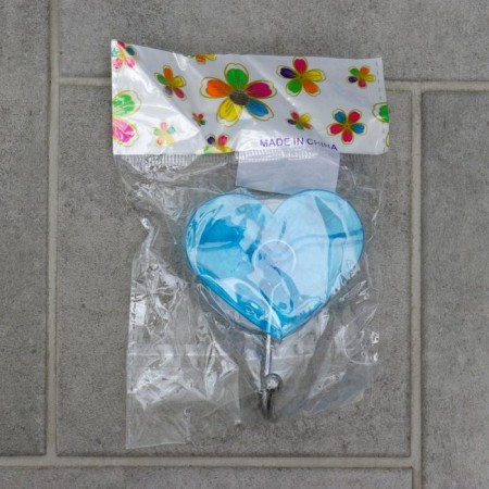 Hook on a vacuum suction cup "heart", color mix-4