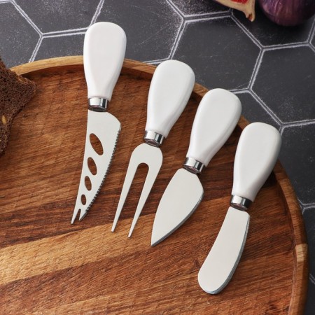 Set of Magistro Celt cheese knives, 4 objects, ceramic pen-1
