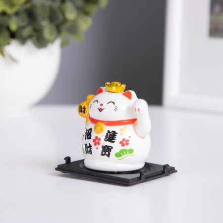 Plastic pendulum "White Mani-Neko with an ingot of iamba on the head" 5x5x6 cm-1