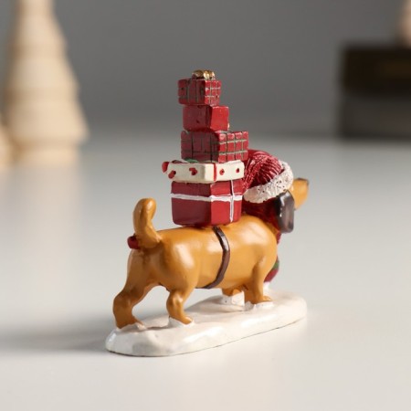 Polystone souvenir "Dachshund in the hat carries gifts" 8x2.5x6.5 cm-1