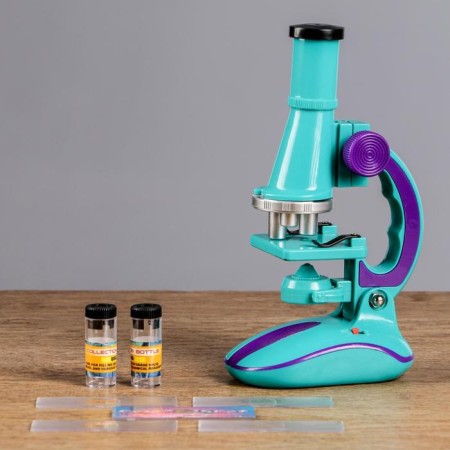 Microscope "Young researcher", the frequency of an increase in 450x, 200x, 100x, with backlight, mix 1
