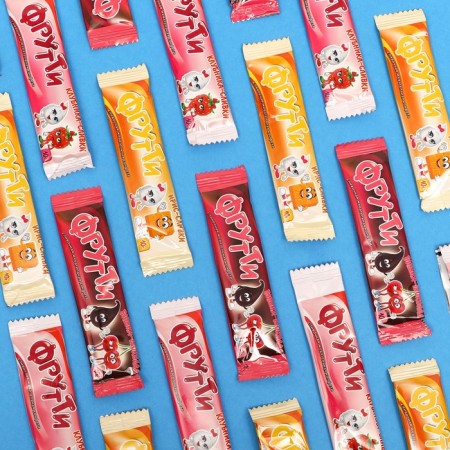 Chewing candy "Futti" with the taste of cherry-shocoda, iris nicks, strawberries, 10 g-1