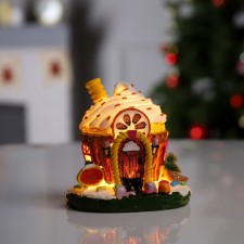 Светодиодная фигура «Сладкий домик» 13 × 12 × 9 см, полистоун, батарейки LR44х2, свечение тёплое белое
