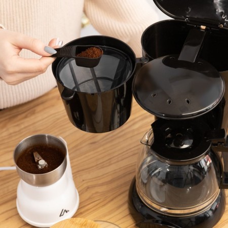 Coffee machine Luazon LKM-654, drip, 900 watts, 1.2 l, black-1