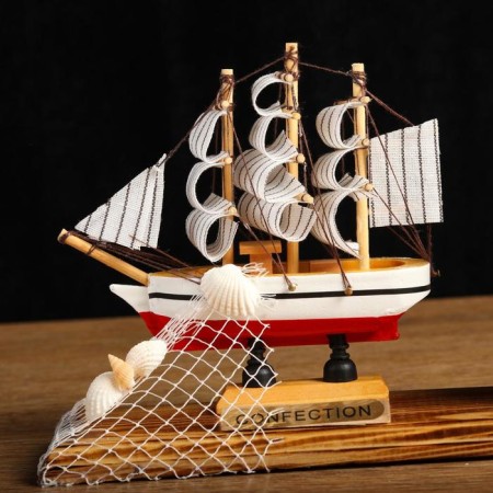 Souvenir ship on a stand, with a pencil of 22*7*15cm-1