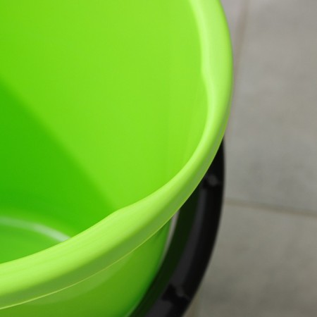 A bucket with a fixing lid and drain, 10 l, color mix-2