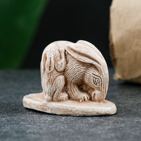 Figure "Hare" ivory, 4x3x3cm