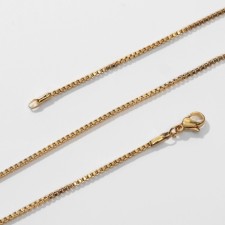 The “plexus” chain, color is gold, width 2 mm, 43 cm