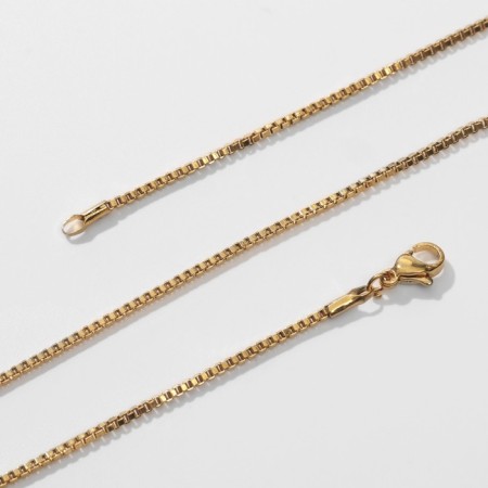 The “plexus” chain, color is gold, width 2 mm, 43 cm