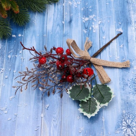 Decor "Winter Dreams" leaves in silver berries Bant, 22cm