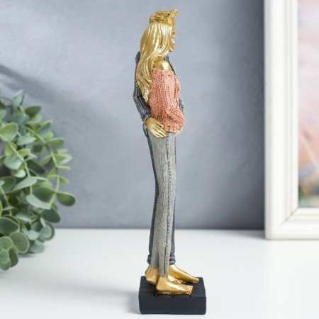 Souvenir Polystone "A couple in love - embrace, in sweaters" 7.5x5x21.5 cm-1