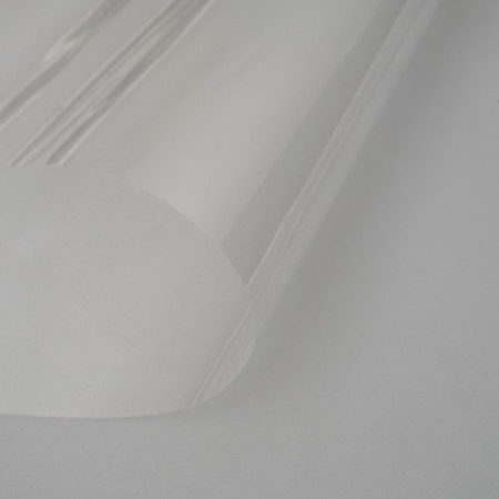 Flower film is a transparent 0.7 x 7.5 m, 200 g, 40 μm-2