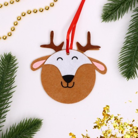Set for creativity. Create a Christmas tree decoration from the felt "Dear Deer"