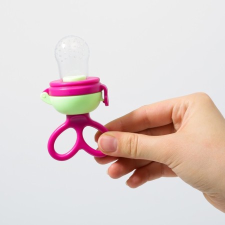 Nibbler with silicone mesh, rotating piston, raspberry color-7