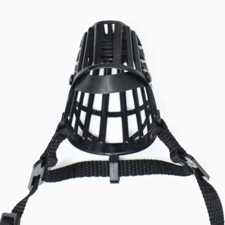 Plastic muzzle No. 2, ohm 20 cm, DN 6 cm, Osh 38-47 cm, pet weight 5 kg-8