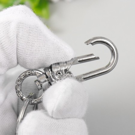 Metal keychain "carbine with thread" 7x1.8 cm-3