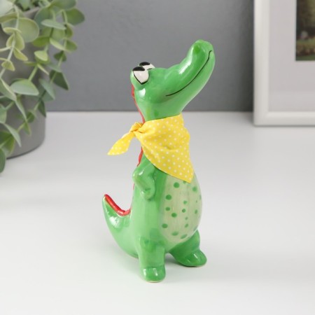 Souvenir Ceramics "Crocodile with a scarf" bright green 9.3x6x16.3 cm