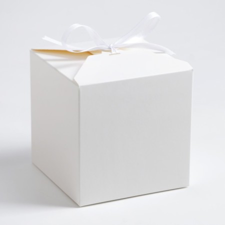 White folding box, 10 x 10 x 10 cm