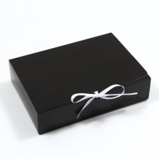 The box is folding, black, 21 x 15 x 5 cm
