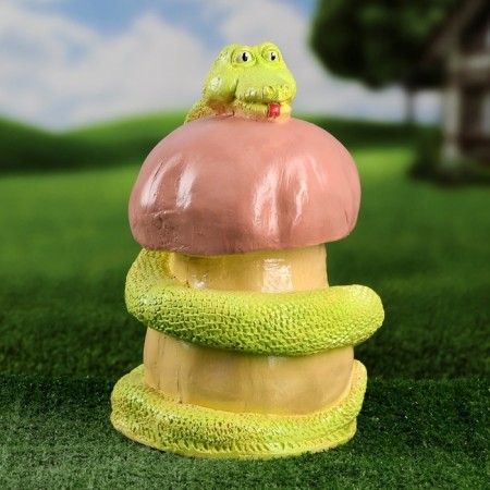 Garden figure "Snake with a mushroom" Saladovaya, 22x32cm