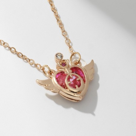 Japan's pendant -hearted heart with wings, pink color in gold