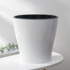 Kashpo for flowers with an insert 