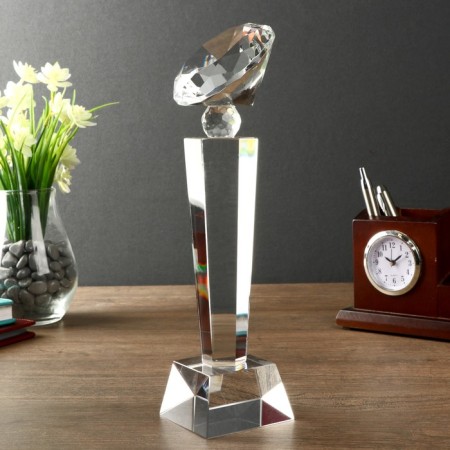Souvenir glass "Stela of award - diamond" 24*7*7-1