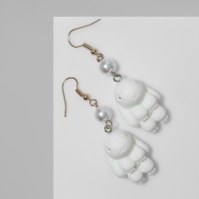 Earrings with pearls 