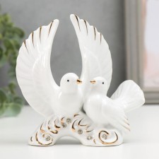 Souvenir under the porcelain 