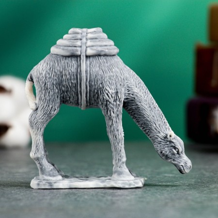 Figure "Camel" 8.5cm, mix-3