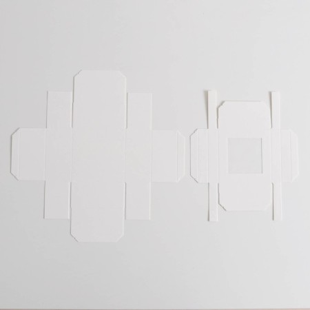 The box is folding, the lid is, with the window, white, 10 x 10 x 5 cm-3
