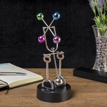 The pendulum "sphere" from 4pcs batteries. AA 22x10.5x10.5 cm-2