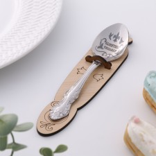A spoon is a nominal, tea, with an engraving 