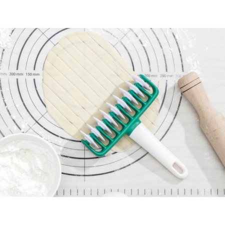 Roller for cutting strips from Konfinetta "Sweetness", 14 × 17 × 4 cm, white color