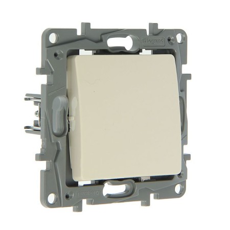Legrand Etika 672305, 10 A, 1 key, hidden, ivory bone