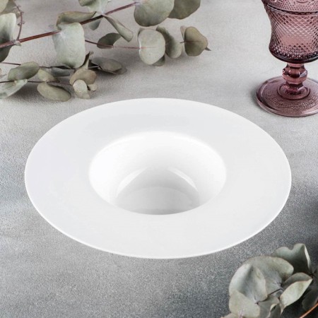 Porcelain plate for Wilmax paste, 400 ml, D = 22.5 cm, white color