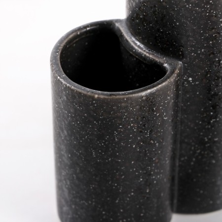 A dispenser for a detergent with a “minimum” brush, the color is black-3