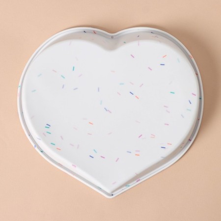 Baking uniform Konfinetta "Heart", silicone, 25 × 23 × 3.5 cm (internal dimensions 23 × 21 × 3.5 cm), white color-1